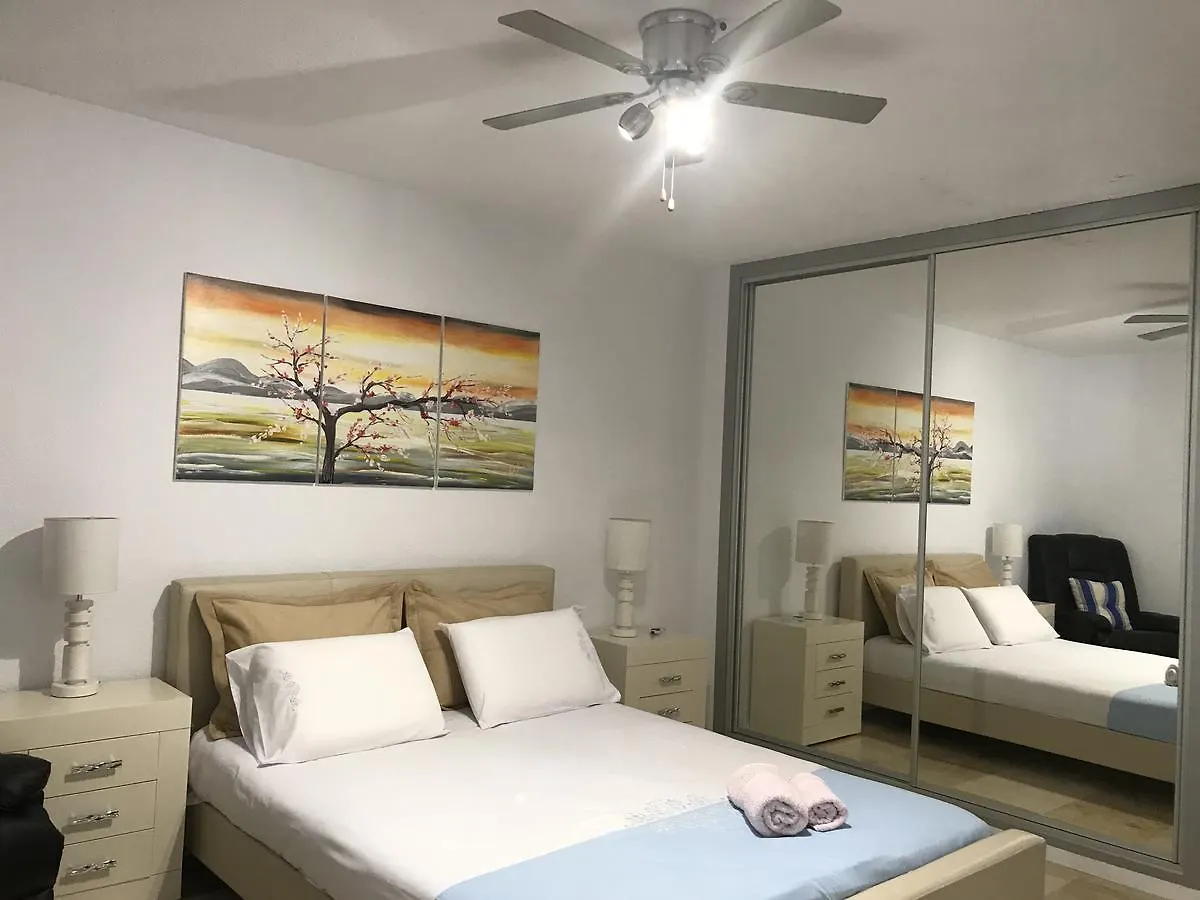 Marbella 2000 Elegant Apartment 0*,