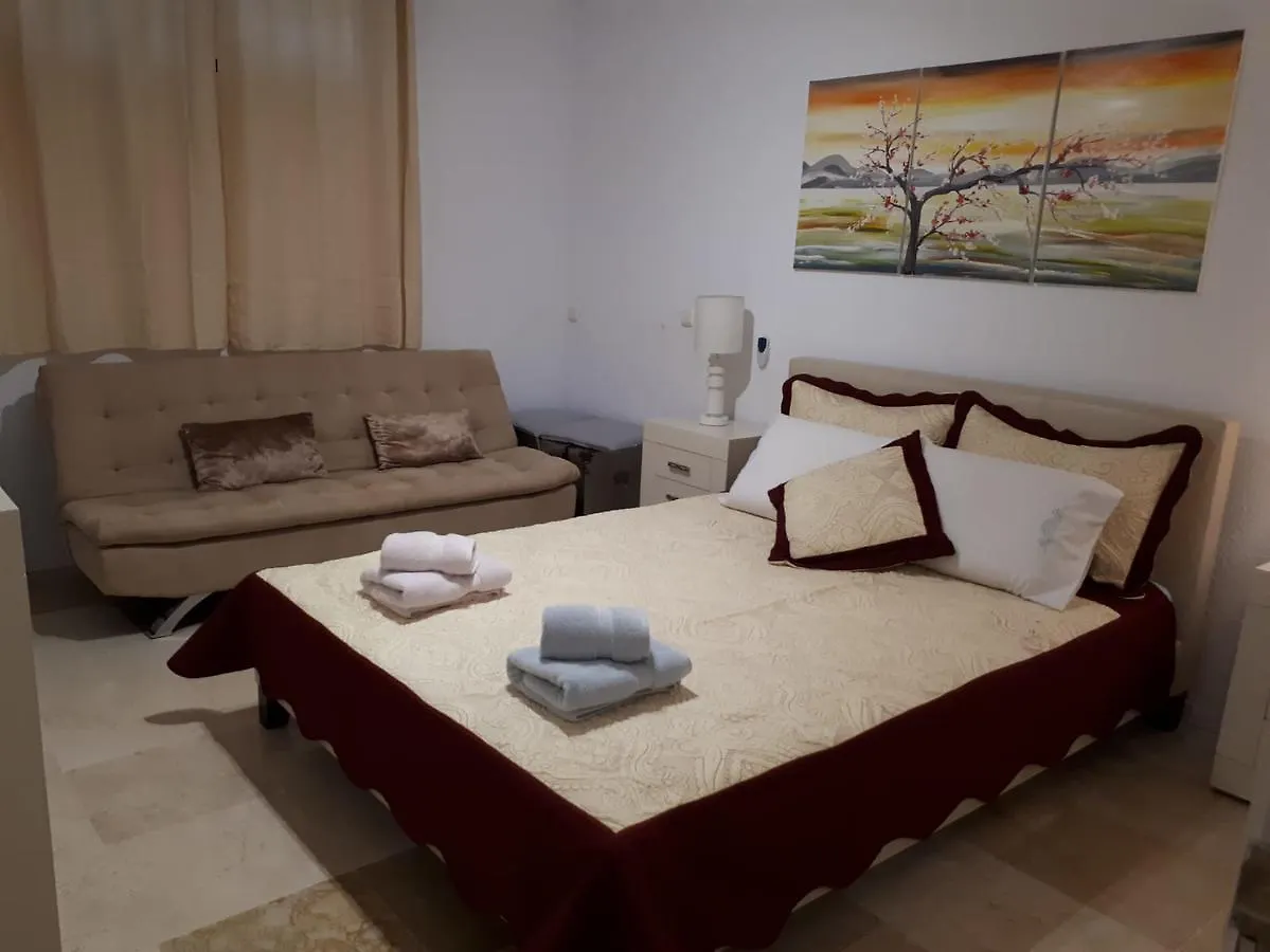 Marbella 2000 Elegant Apartment